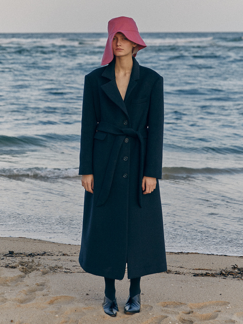 [김소연 착용] 19 WINTER unbalanced tailored wool long coat (navy)