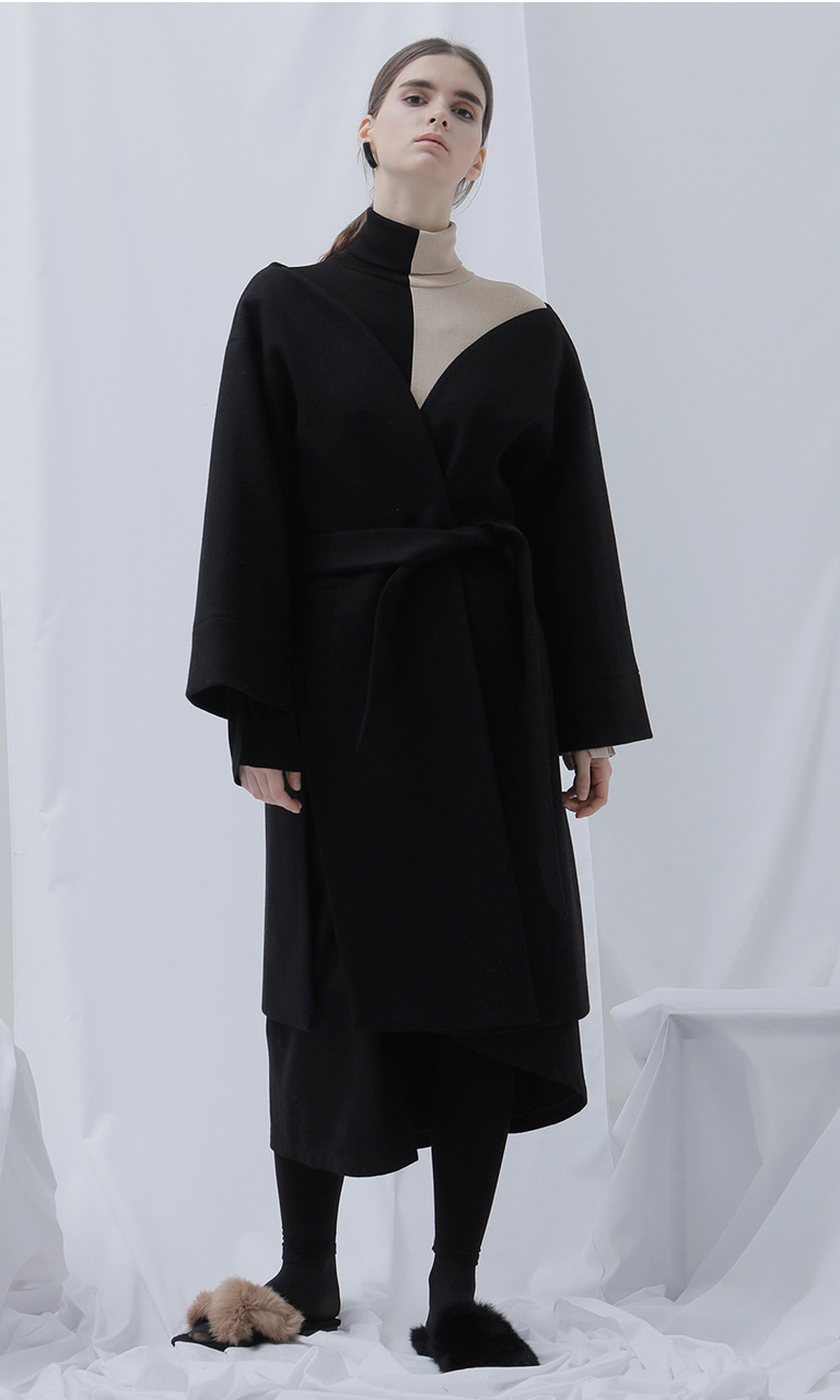 tulip robe wool coat (black)