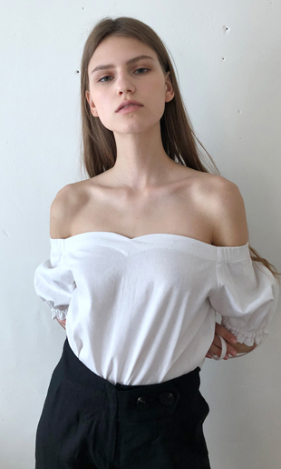 [이민정 착용] 18 SS tulip off-the-shoulder linen blouse (white)