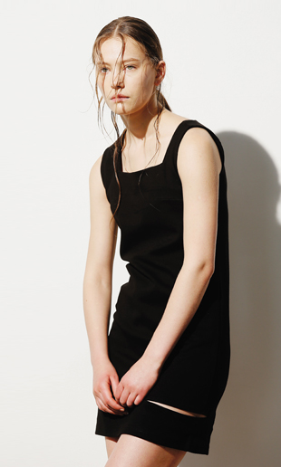 unbalanced slit mini dress (black)