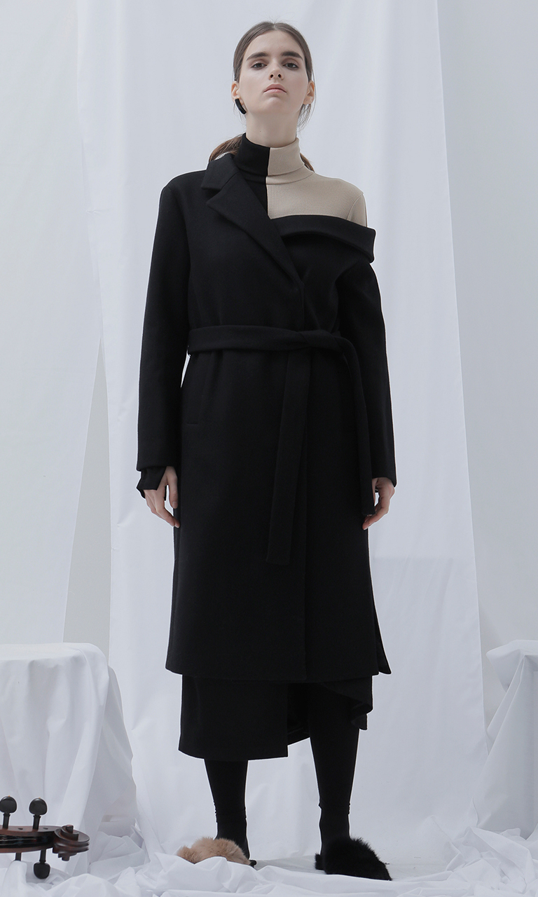 unbalanced tailored wool coat (black)